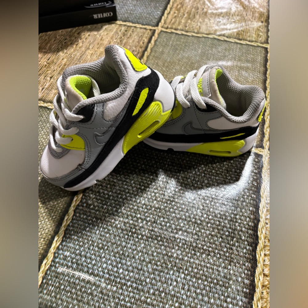 Nike Air Max Kids Grey with Neon Yellow & Black Accent Sneakers - Picture 3 of 12